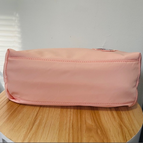 Kippling x Hello Kitty with Kipling's Kala handbag - Picture 5 of 6